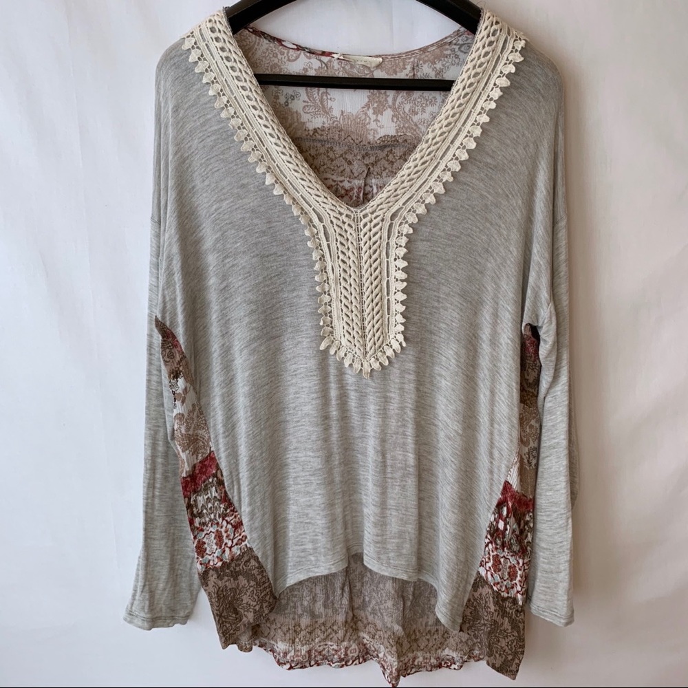 Entro | Long Sleeve Lace/Paisley Top (A52)